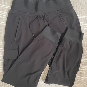 Athleta | Black Sutton Jogger Pant size 4